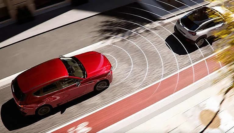 Mazda CX-60 — reprezentare grafică a undelor radar în jurul mașinii, văzută de sus